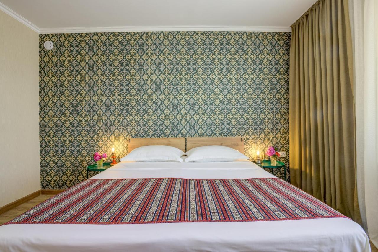 Ordo Hotel Karakol Eksteriør billede