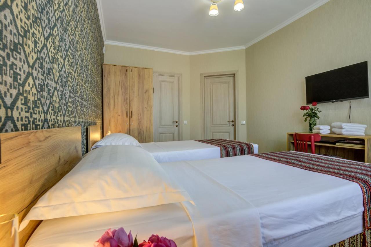 Ordo Hotel Karakol Eksteriør billede